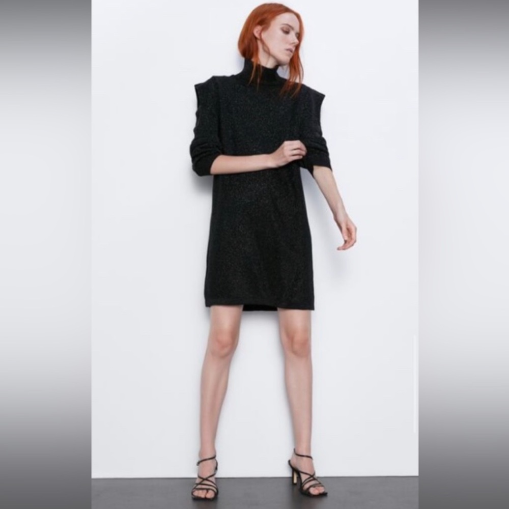 ⚫️ Zara ⚫️ glitter sweater dress with shoulder detail - size small